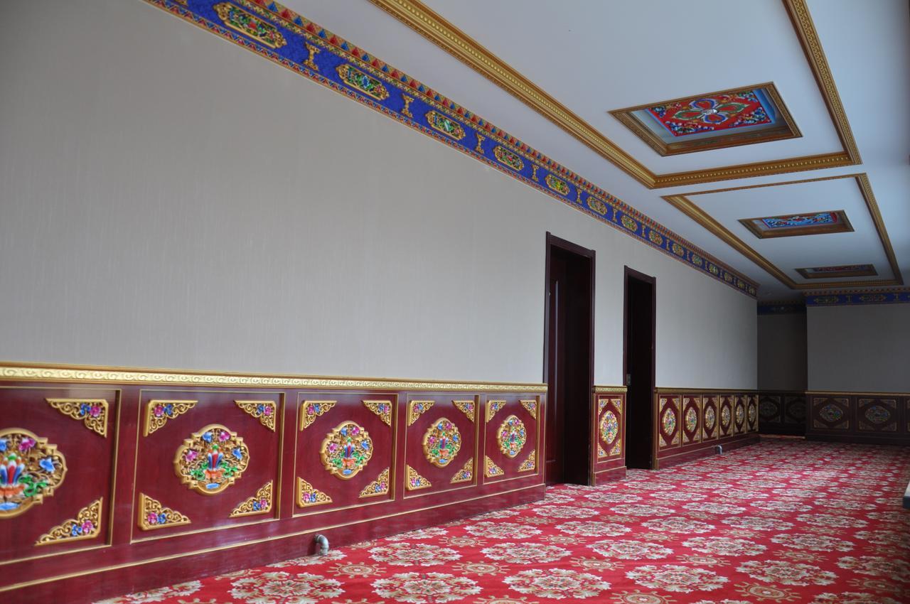 Overseas Tibetan Hotel Сяхе Екстер'єр фото