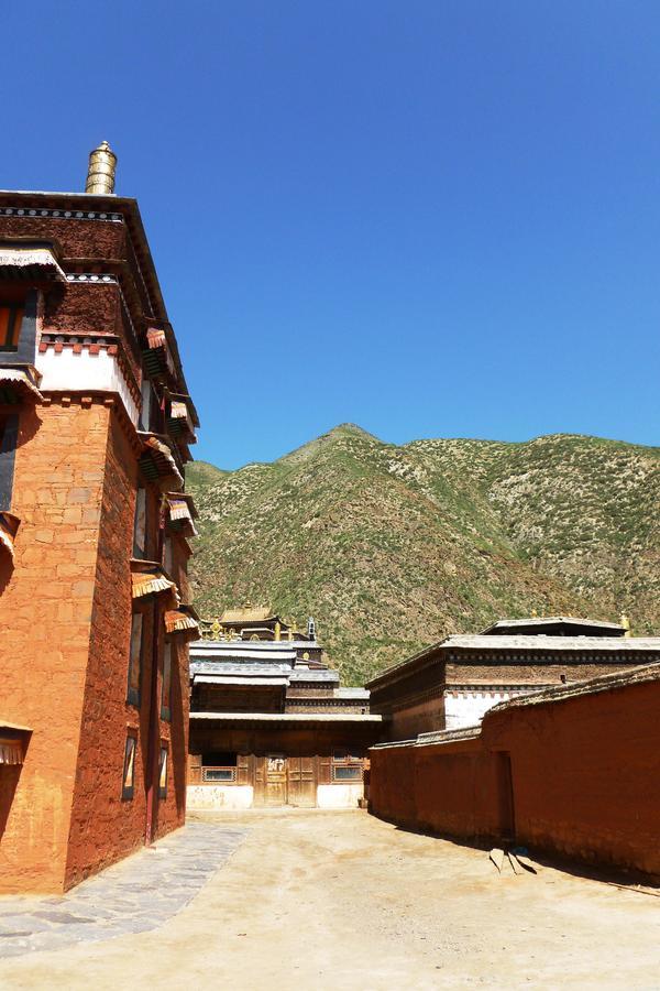 Overseas Tibetan Hotel Сяхе Екстер'єр фото